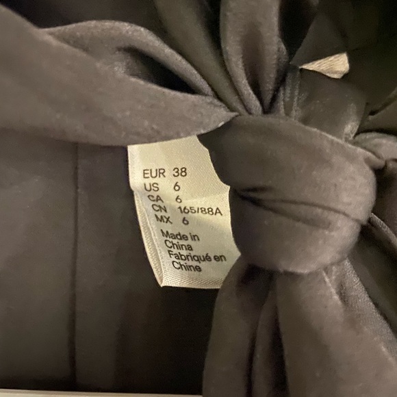 ❌SOLD❌ Black Neck Tie Satin Effect Blouse - Picture 5 of 8